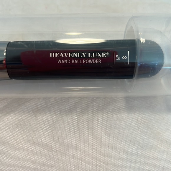 It Cosmetics Heavenly Luxe Wand Ball Brush - Picture 2 of 8
